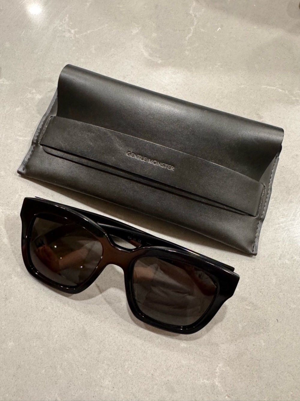GENTLE MONSTER Black Dreamer Sunglasses